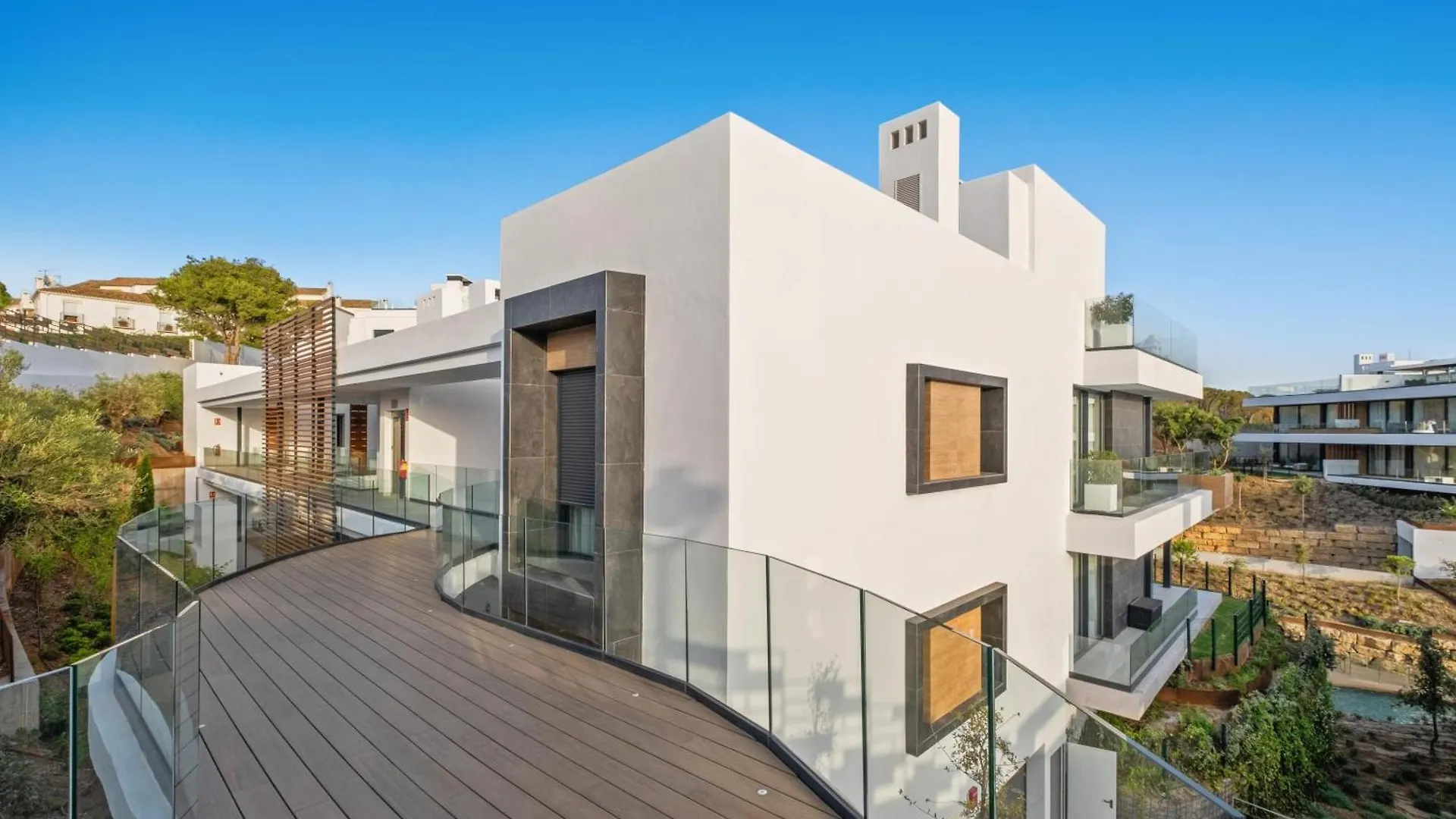 Oasis Verde Marbella Spain